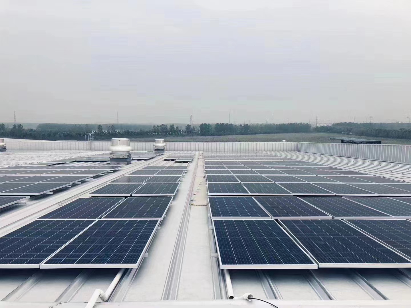 打造高效光伏電站：支架材料、結構與安裝的創新之選